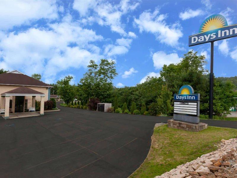 Days Inn By Wyndham Donegal Экстерьер фото