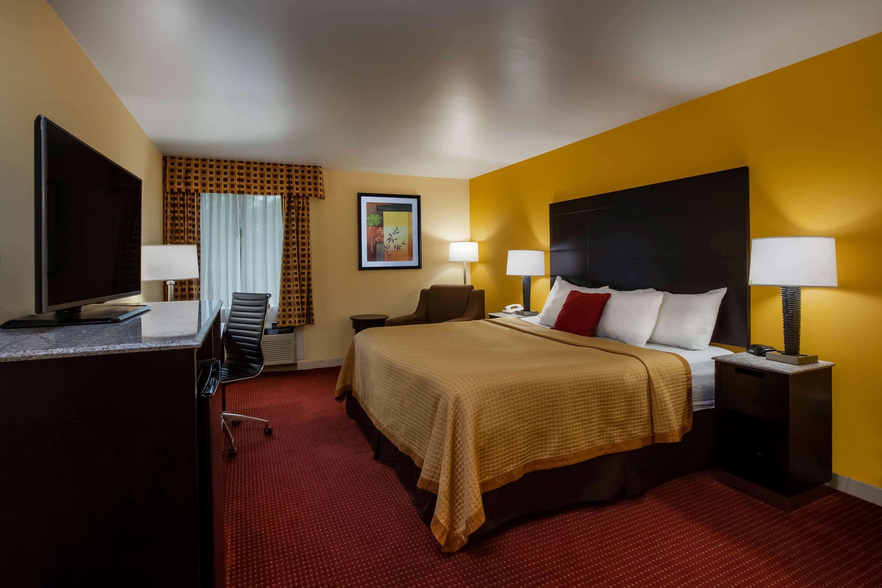 Days Inn By Wyndham Donegal Экстерьер фото